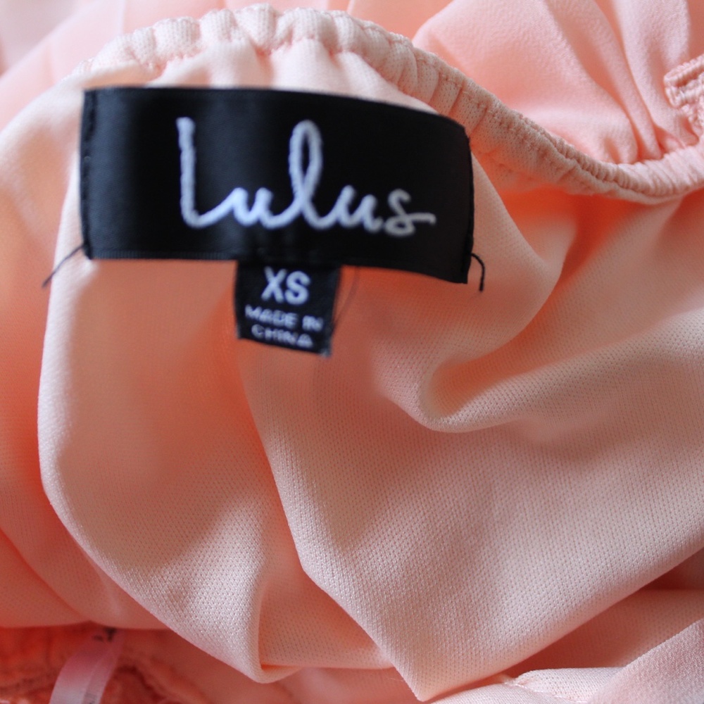 Lulu’s Peach Lace Pleated Halter Maxi Dress XS - Picture 5 of 9